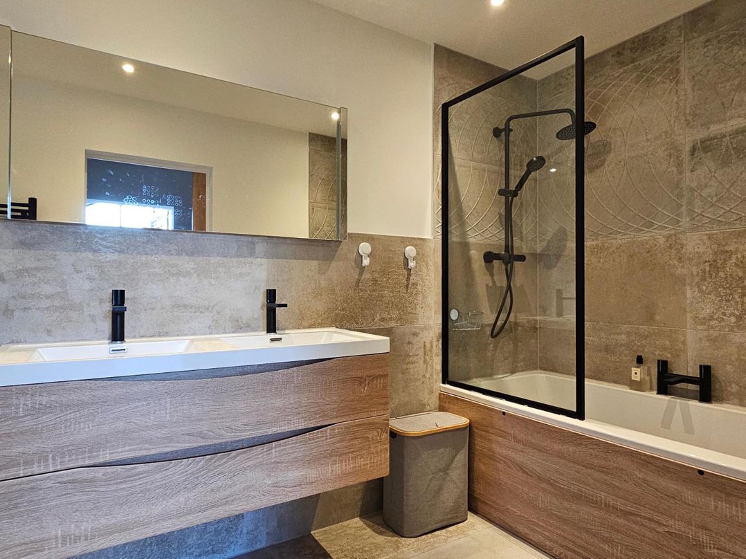 Luxury Kent Bungalow Retreat Sleeps 12