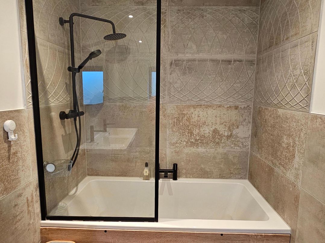 Luxury Kent Bungalow Retreat Sleeps 12