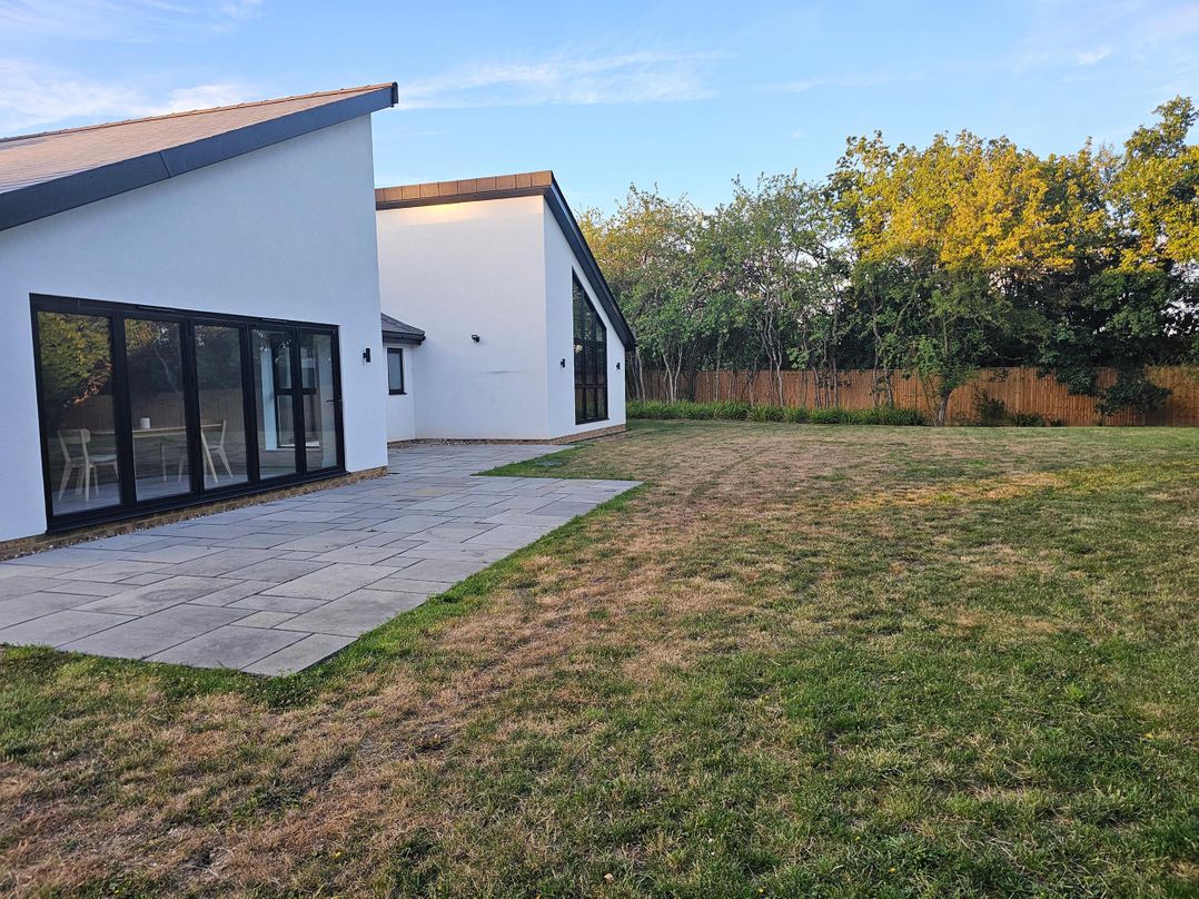 Luxury Kent Bungalow Retreat Sleeps 12