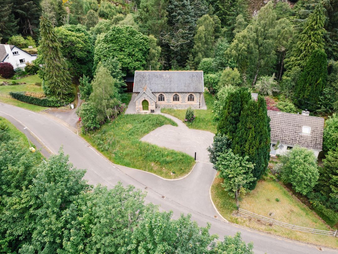 Grade C Church in Cannich Sleeps 2 Parking