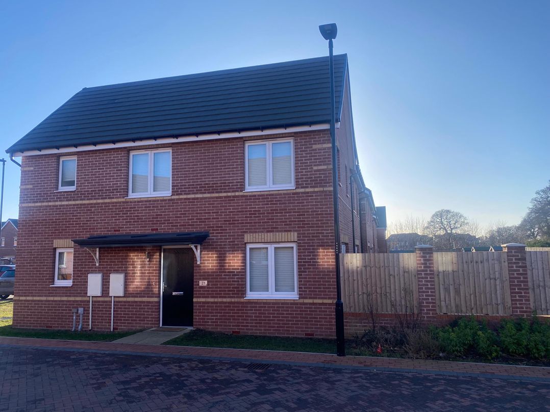 House Sleeps 6 with Garden and Parking