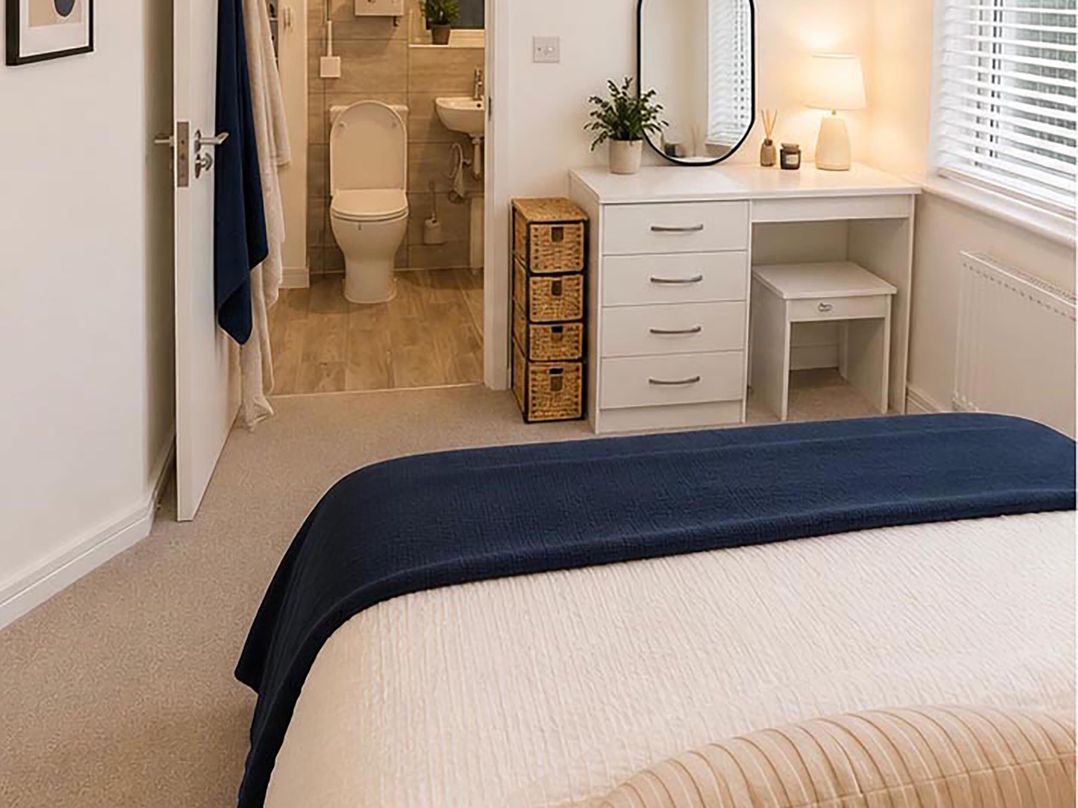 House Sleeps 6 with Garden and Parking