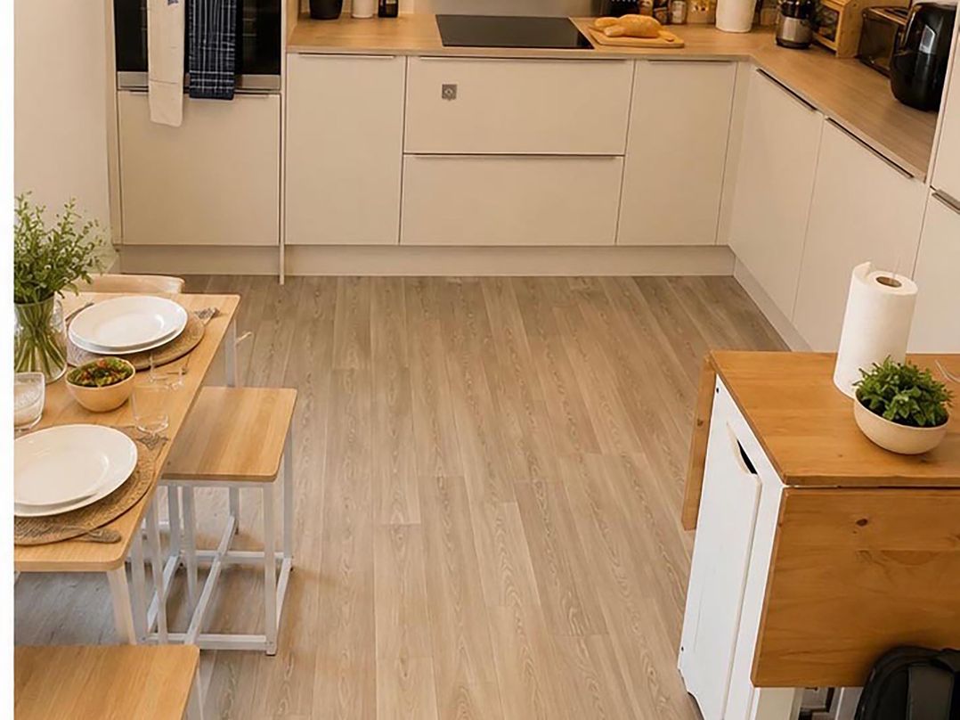 House Sleeps 6 with Garden and Parking