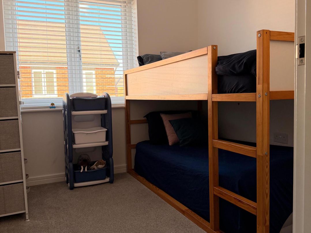 House Sleeps 6 with Garden and Parking