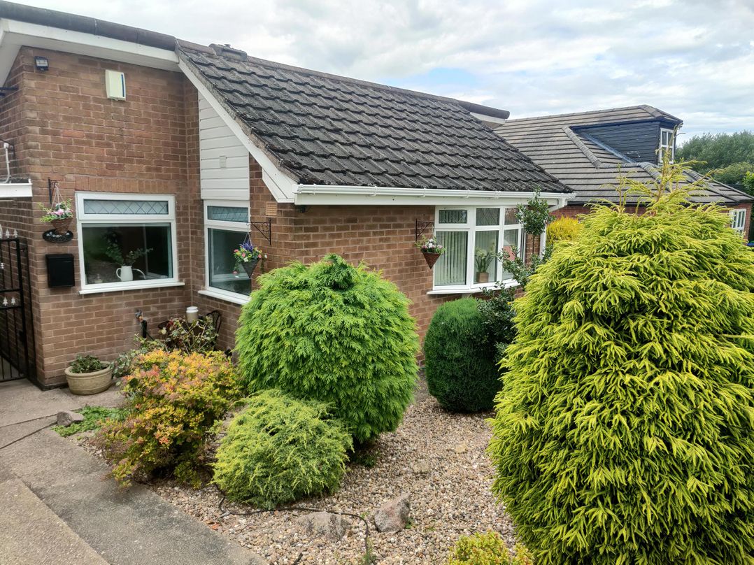 Split Level Bungalow Sleeps4 Close to walks