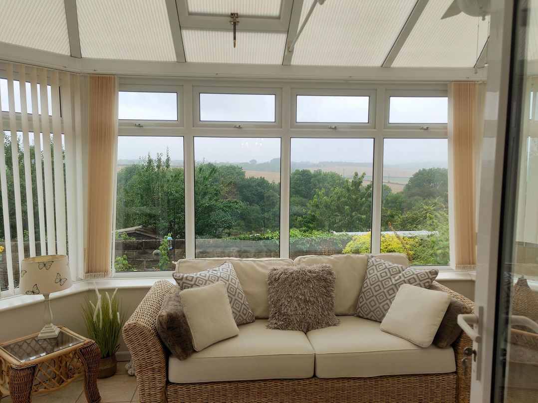 Split Level Bungalow Sleeps4 Close to walks