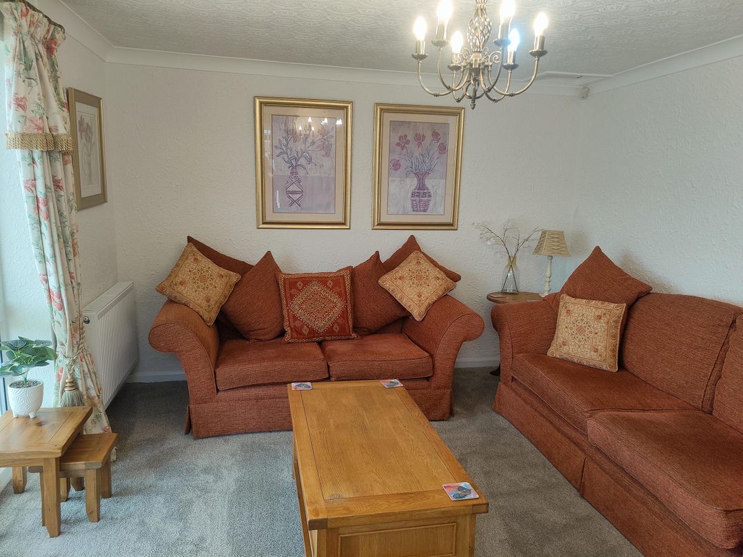 Split Level Bungalow Sleeps4 Close to walks