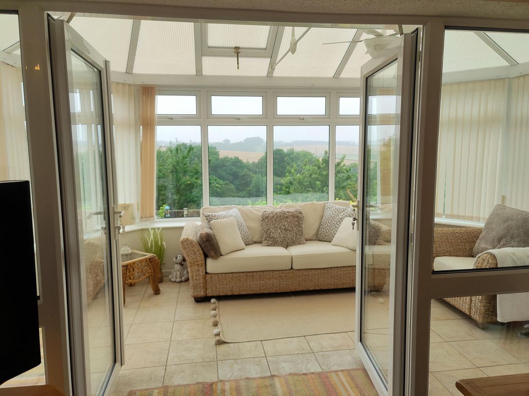 Split Level Bungalow Sleeps4 Close to walks