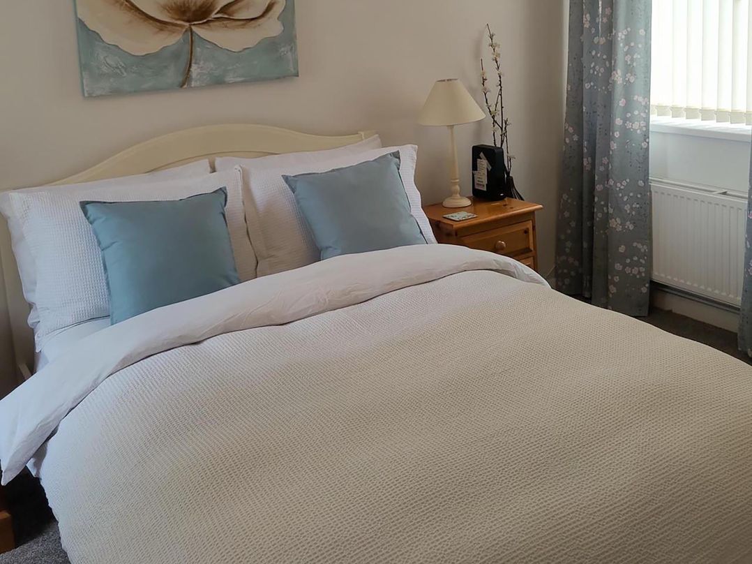 Split Level Bungalow Sleeps4 Close to walks