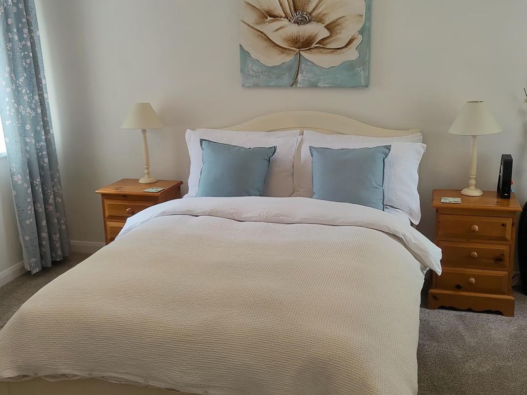 Split Level Bungalow Sleeps4 Close to walks