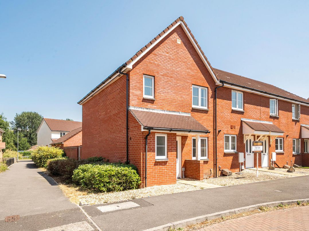 House Sleeps 6 Enclosed Garden Pet Friendly