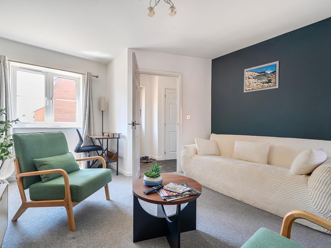 House Sleeps 6 Enclosed Garden Pet Friendly