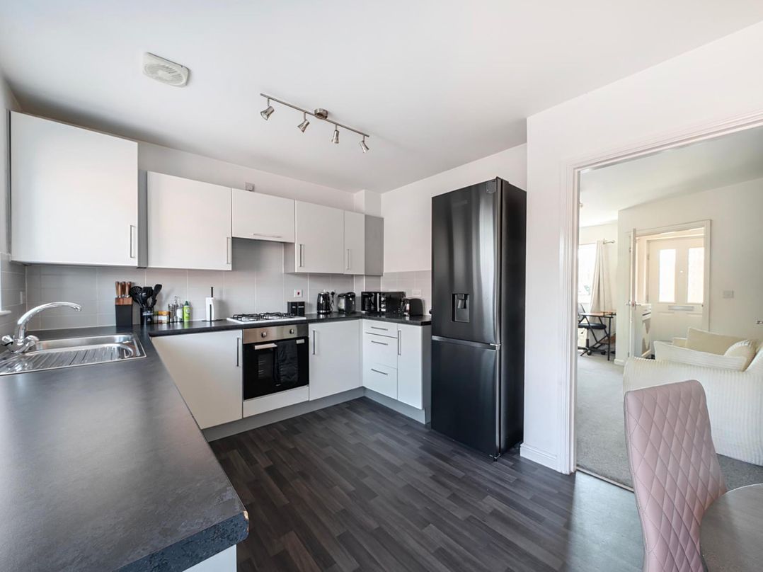 House Sleeps 6 Enclosed Garden Pet Friendly