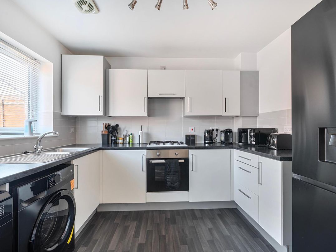 House Sleeps 6 Enclosed Garden Pet Friendly