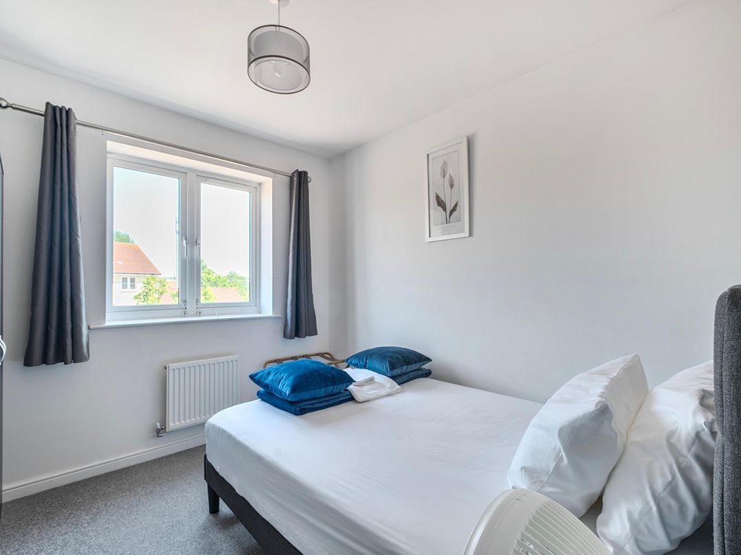 House Sleeps 6 Enclosed Garden Pet Friendly
