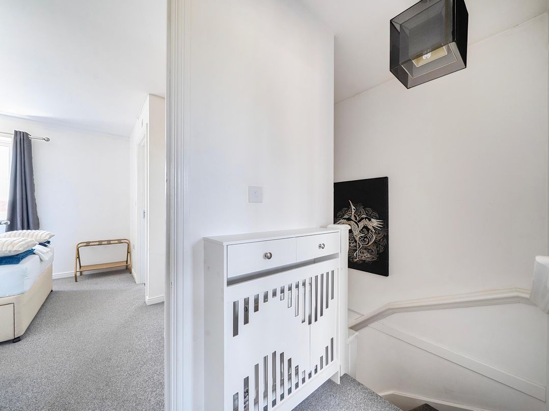 House Sleeps 6 Enclosed Garden Pet Friendly