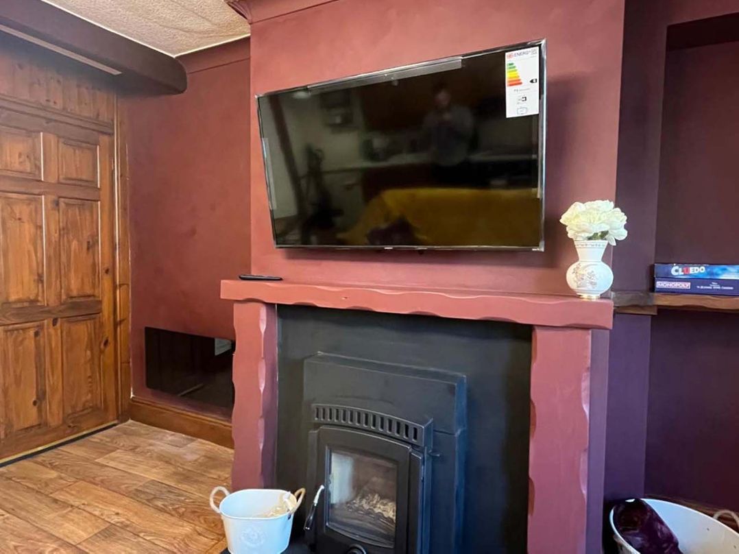 Cozy Cottage Retreat near Haworth log burner