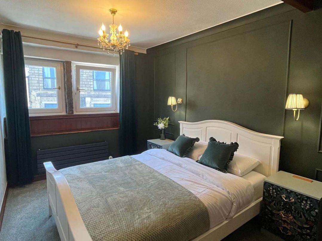 Cozy Cottage Retreat near Haworth log burner