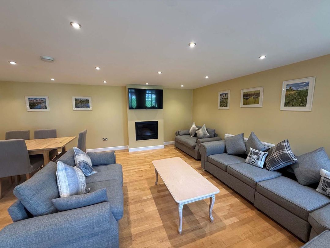 Lymington Seaside Cottage Retreat