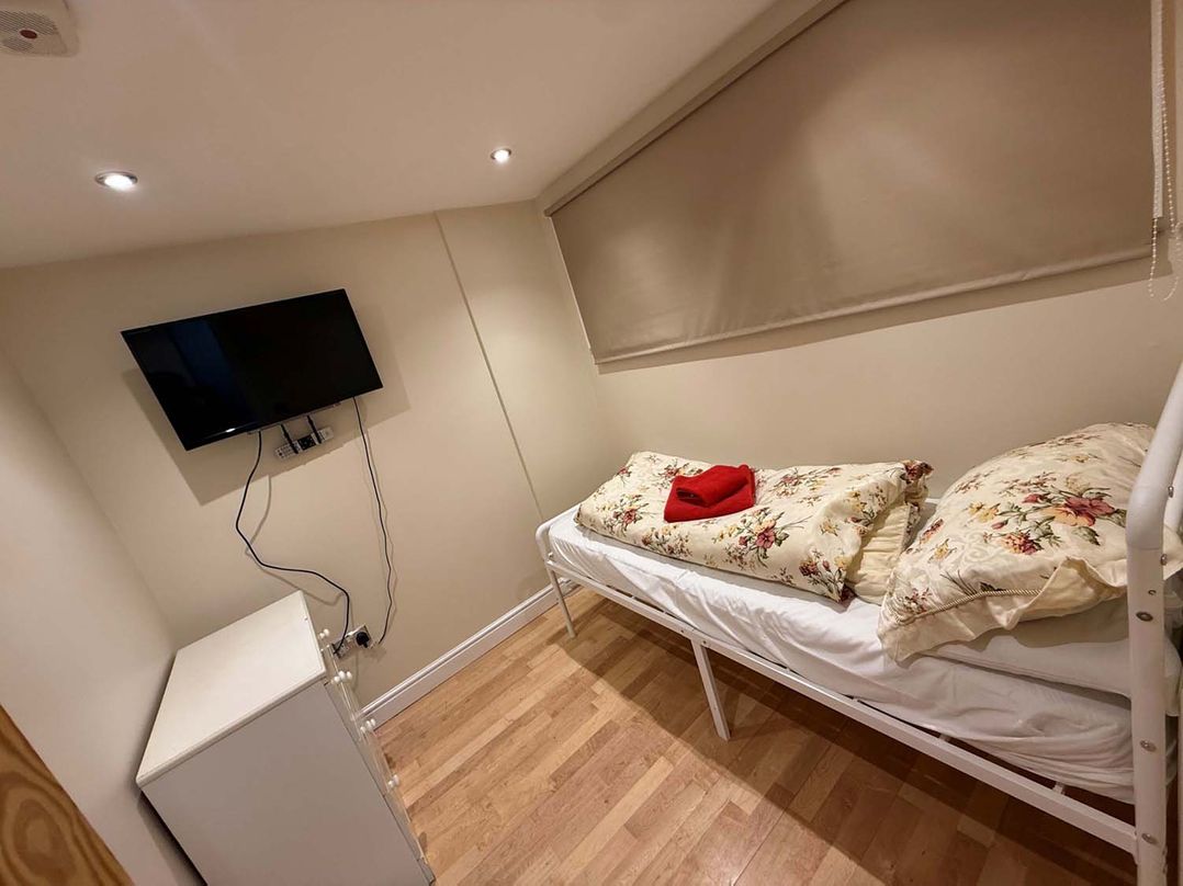 Lymington Seaside Cottage Retreat