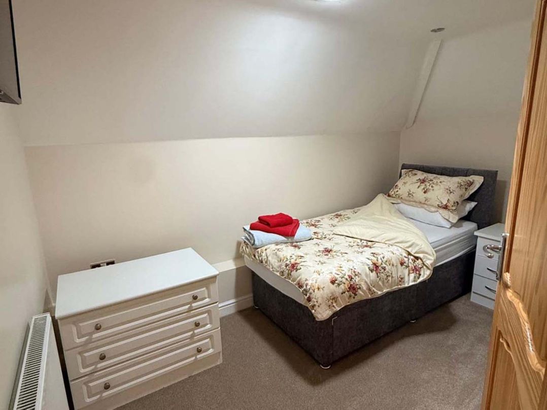 Lymington Seaside Cottage Retreat
