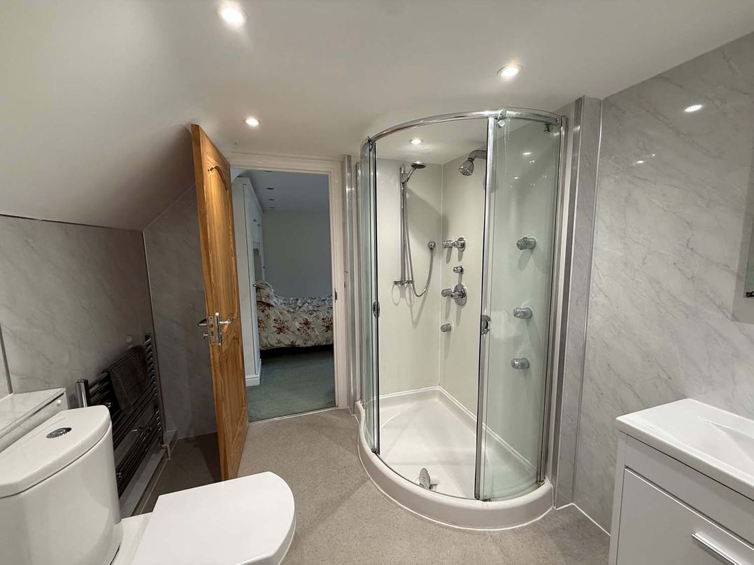 Lymington Seaside Cottage Retreat