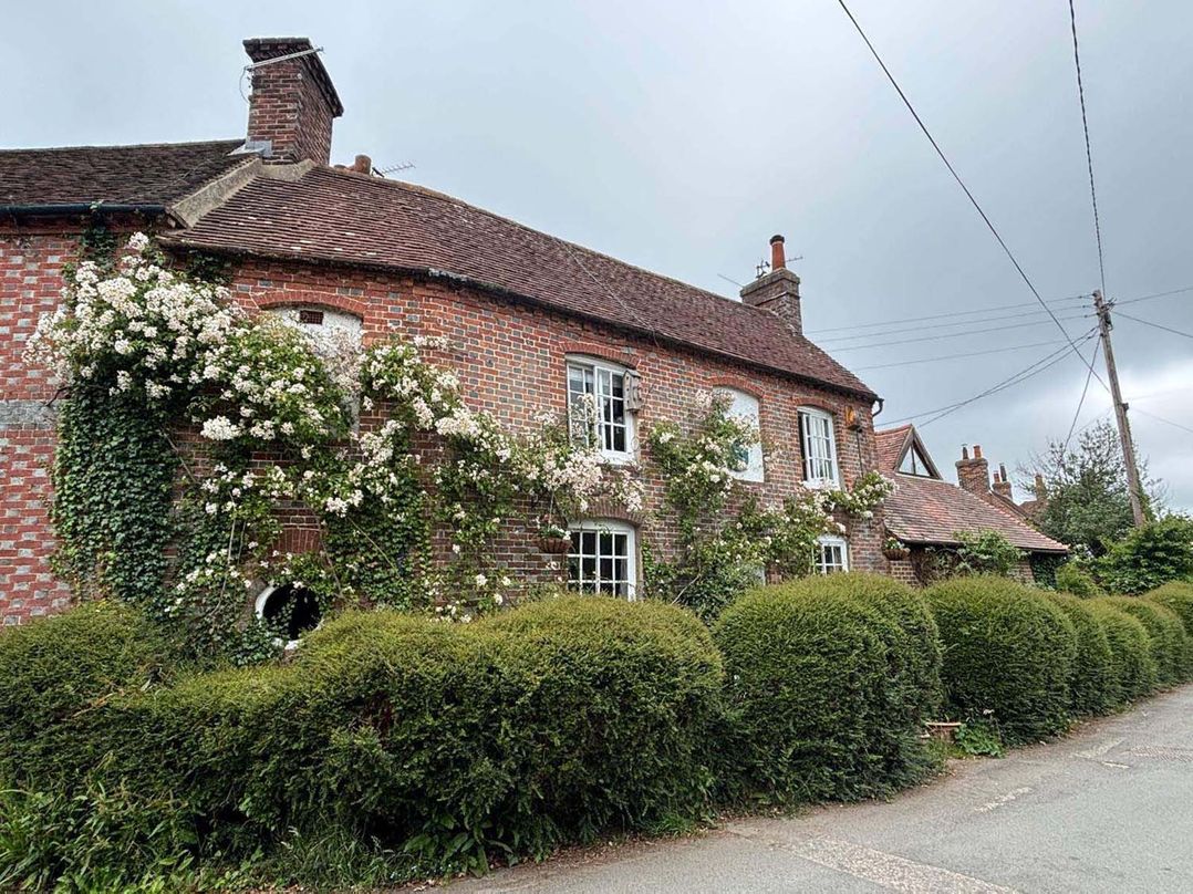 Studio Sleeps 5 with in picturesque Chiddingly