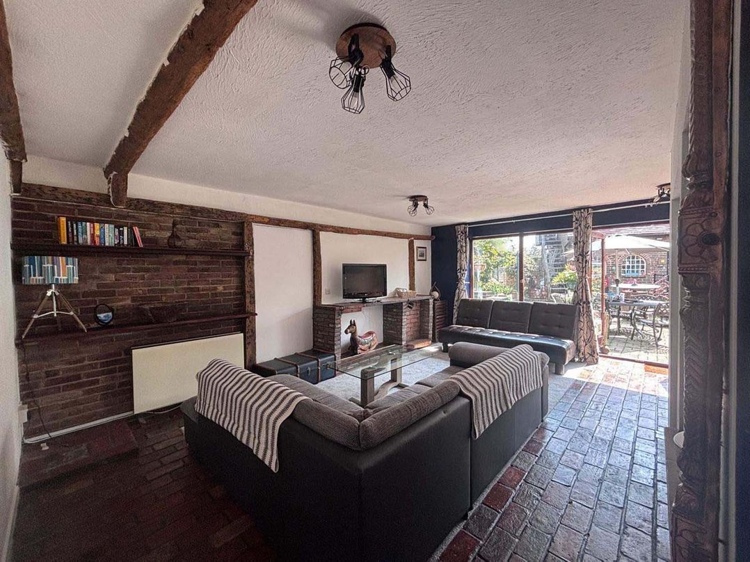 Studio Sleeps 5 with in picturesque Chiddingly