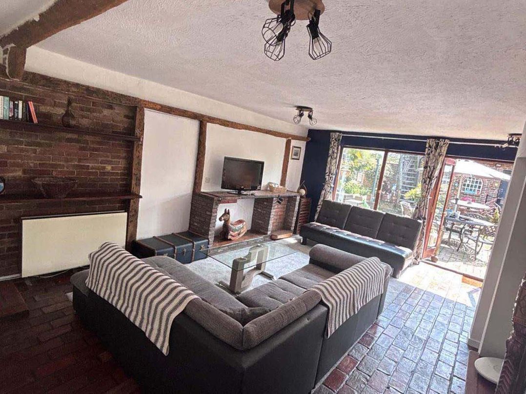 Studio Sleeps 5 with in picturesque Chiddingly