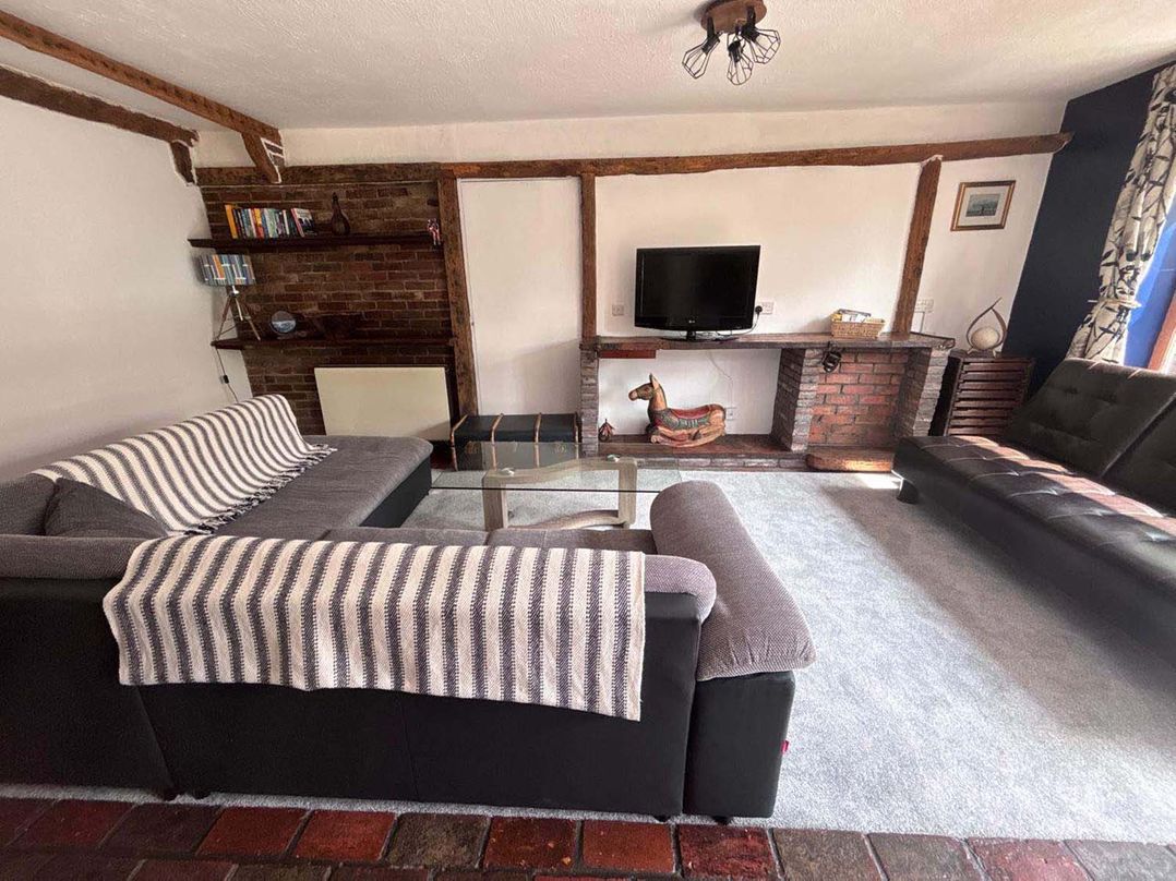 Studio Sleeps 5 with in picturesque Chiddingly