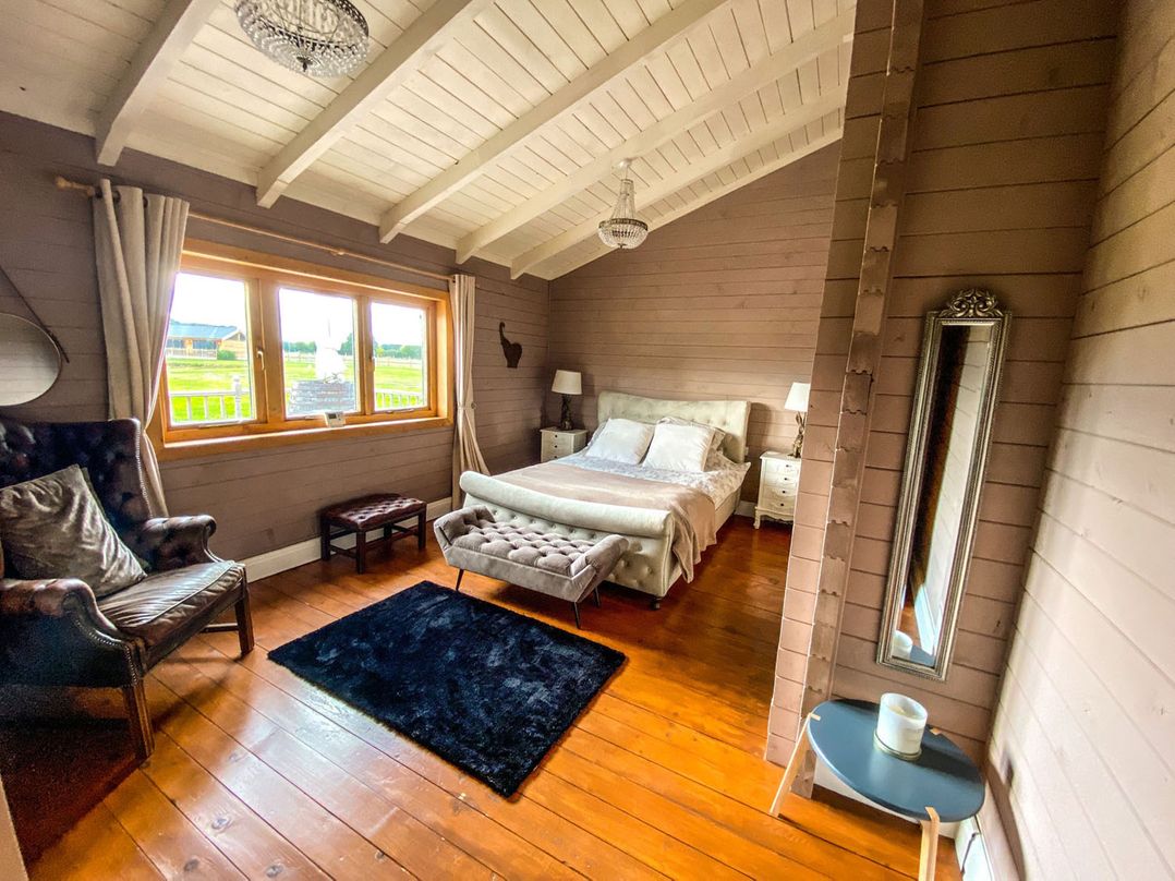 Sleeps6 Hot Tub Pet Friendly Log Burner