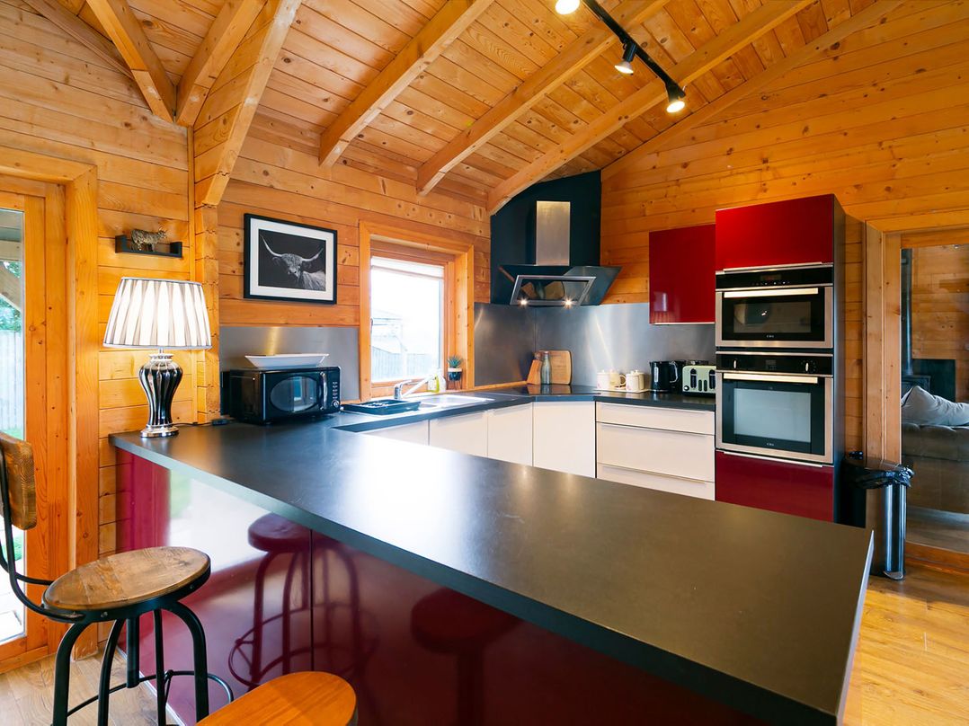 Sleeps6 Hot Tub Pet Friendly Log Burner