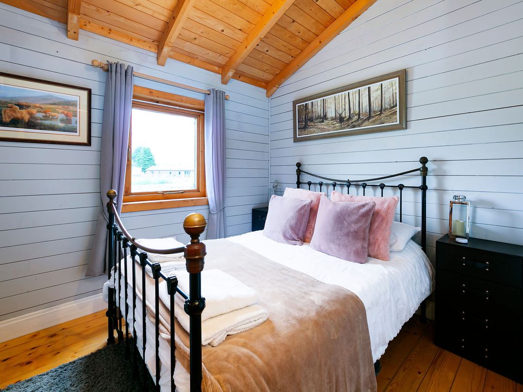Sleeps6 Hot Tub Pet Friendly Log Burner