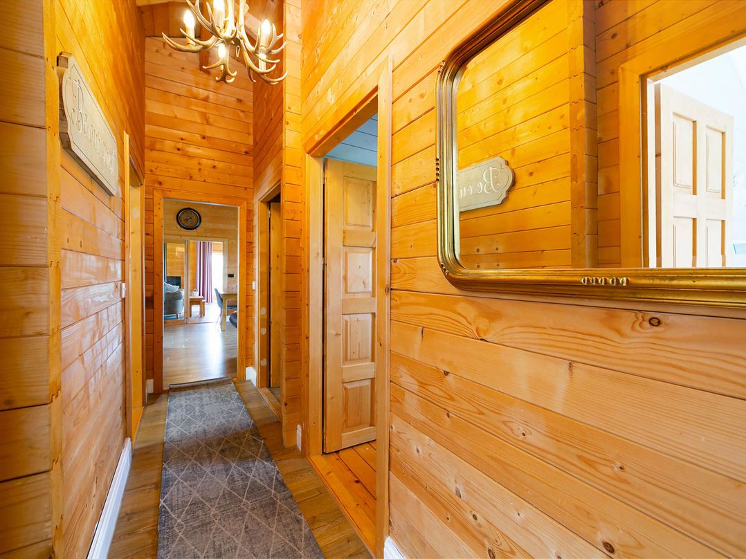 Sleeps6 Hot Tub Pet Friendly Log Burner