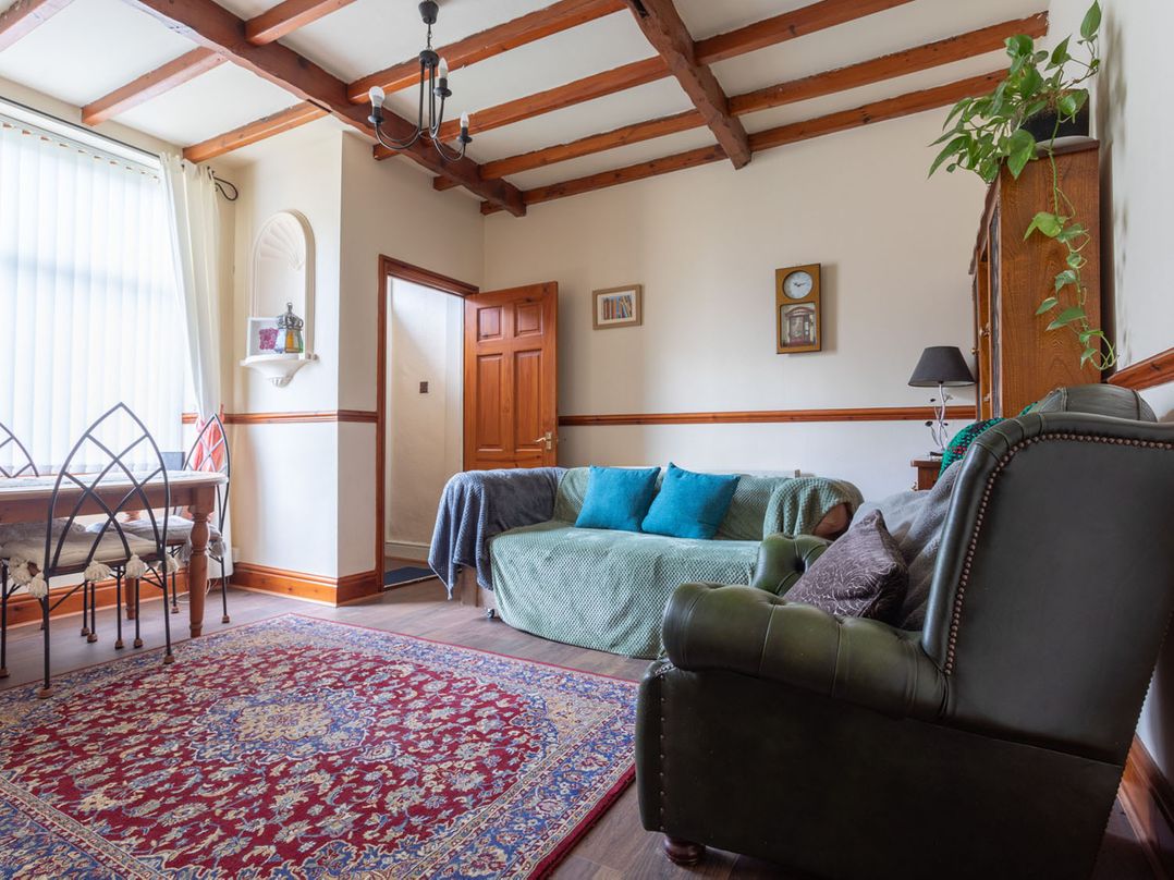 Haworth Village House Sleeps 6 Parking Pets