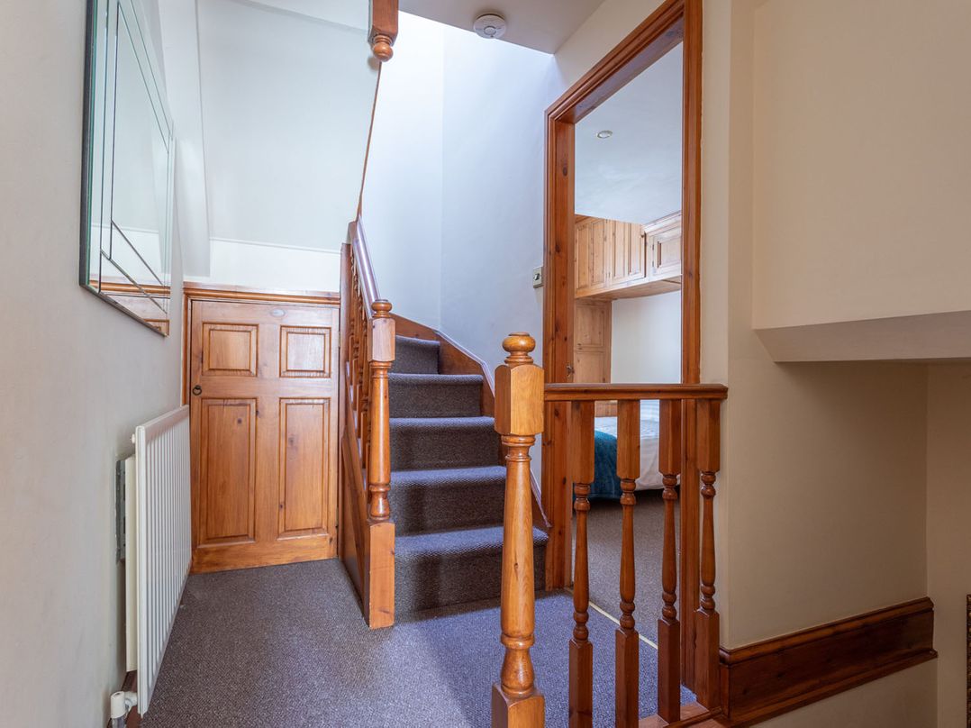 Haworth Village House Sleeps 6 Parking Pets