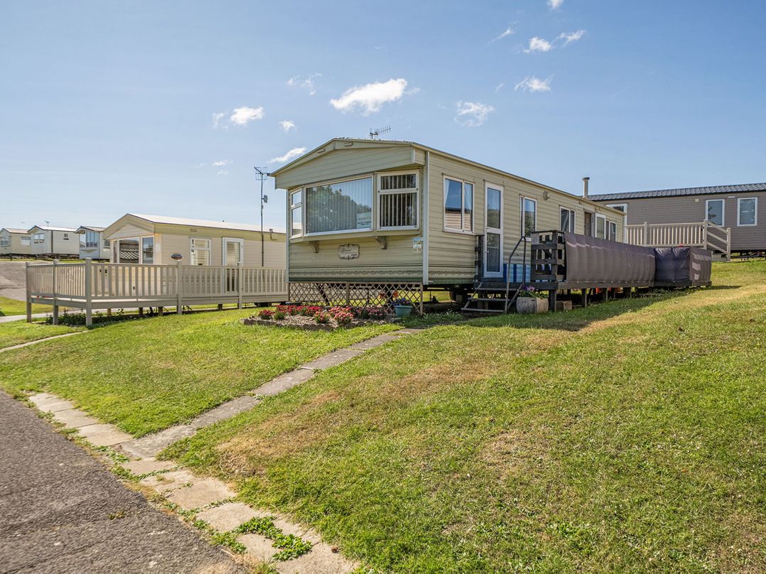 3 Bed Sleeps 8 Sea View Pets Parking