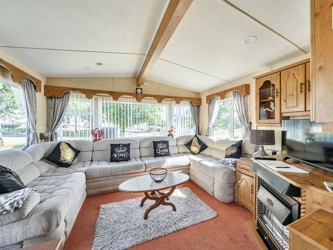 3 Bed Sleeps 8 Sea View Pets Parking