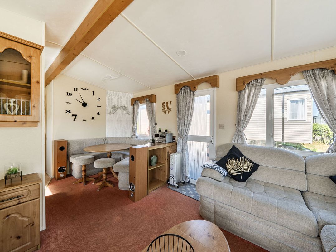 3 Bed Sleeps 8 Sea View Pets Parking