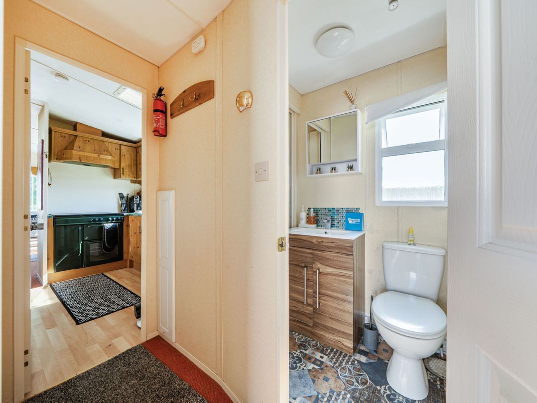 3 Bed Sleeps 8 Sea View Pets Parking
