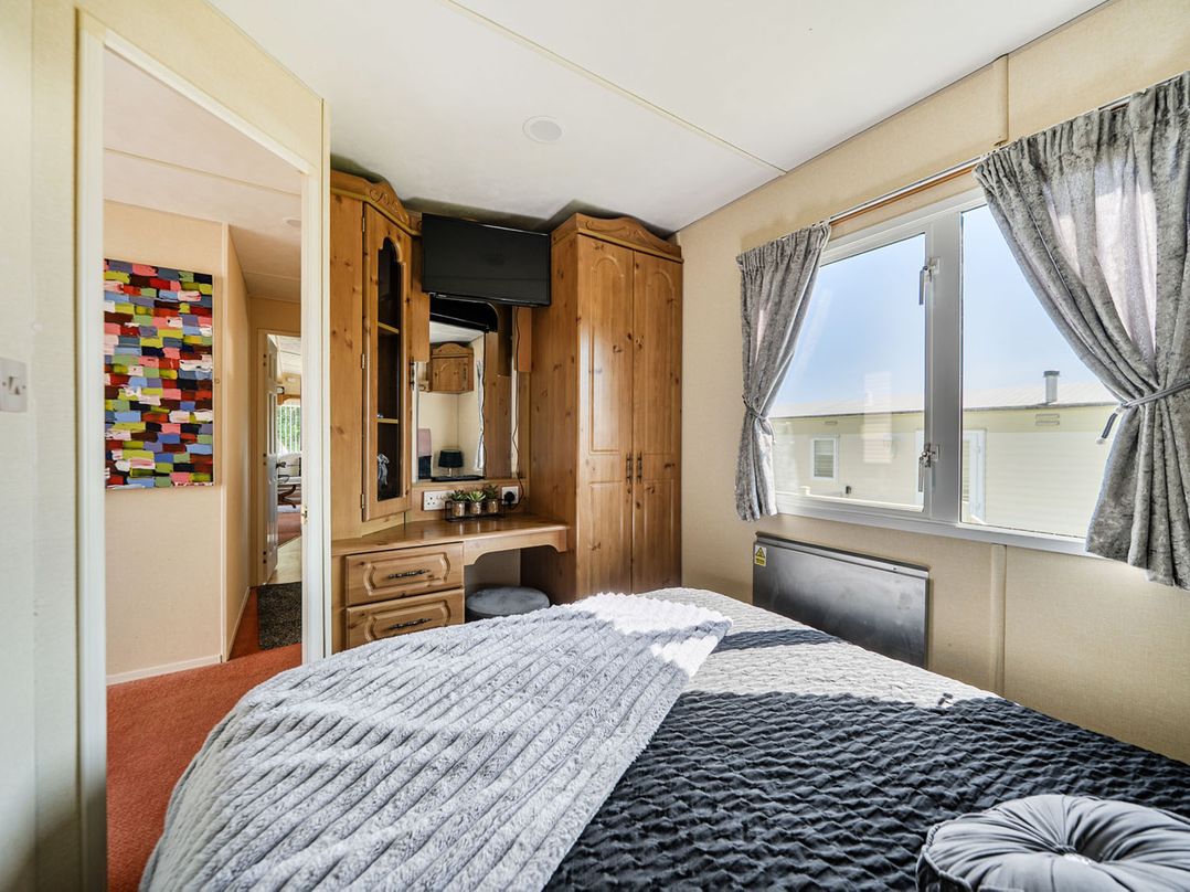 3 Bed Sleeps 8 Sea View Pets Parking