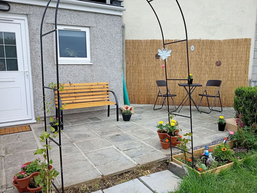 Studio Sleeps 2 with Parking and Garden