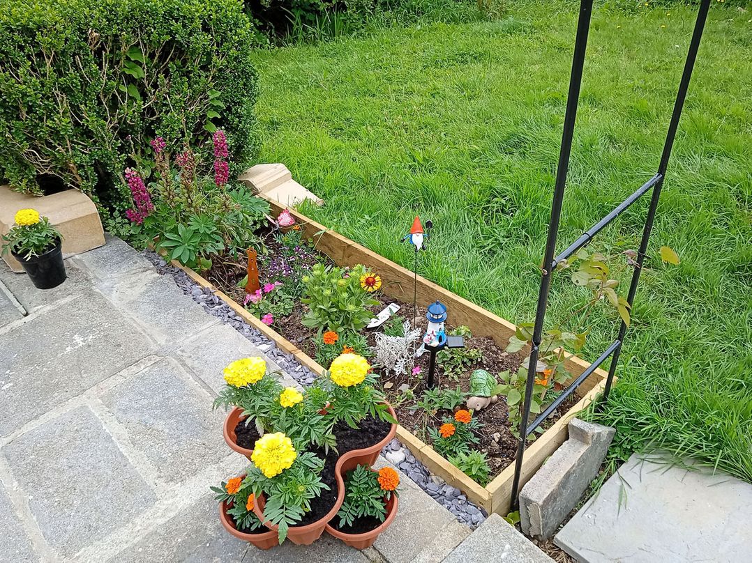 Studio Sleeps 2 with Parking and Garden