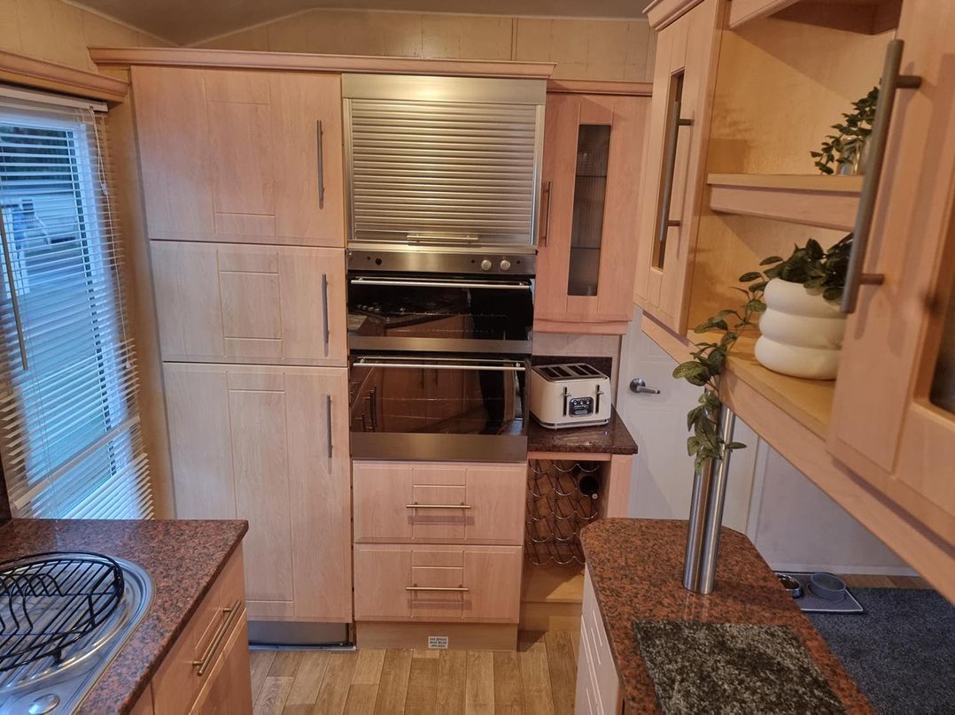 Chalet Sleeps 6 swimming pool