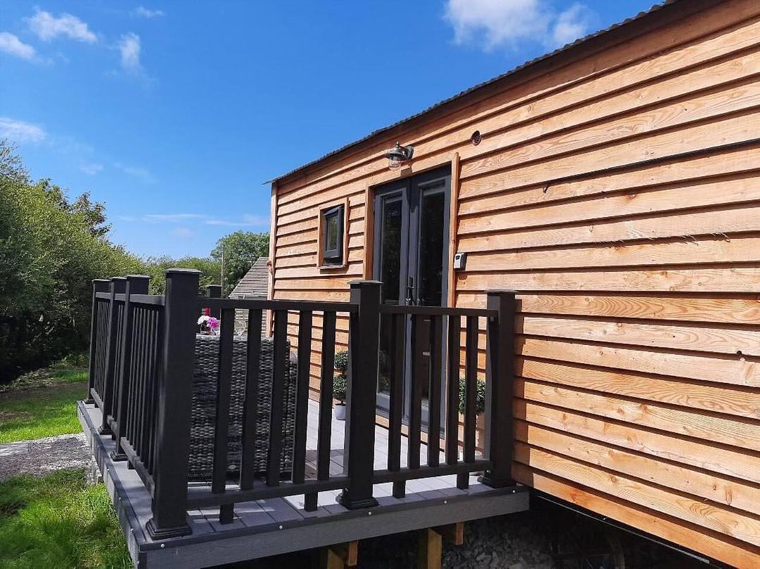 Min yr Afon Cabin  Sleeps2  Hot Tub Parking