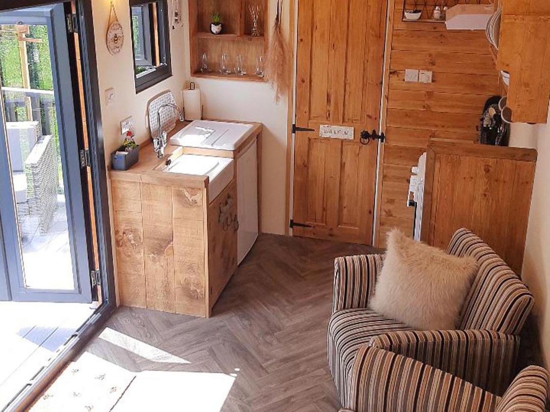 Min yr Afon Cabin  Sleeps2  Hot Tub Parking