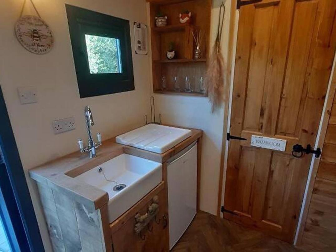 Min yr Afon Cabin  Sleeps2  Hot Tub Parking