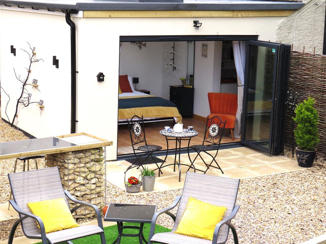 Private Garden Room  Rural Village