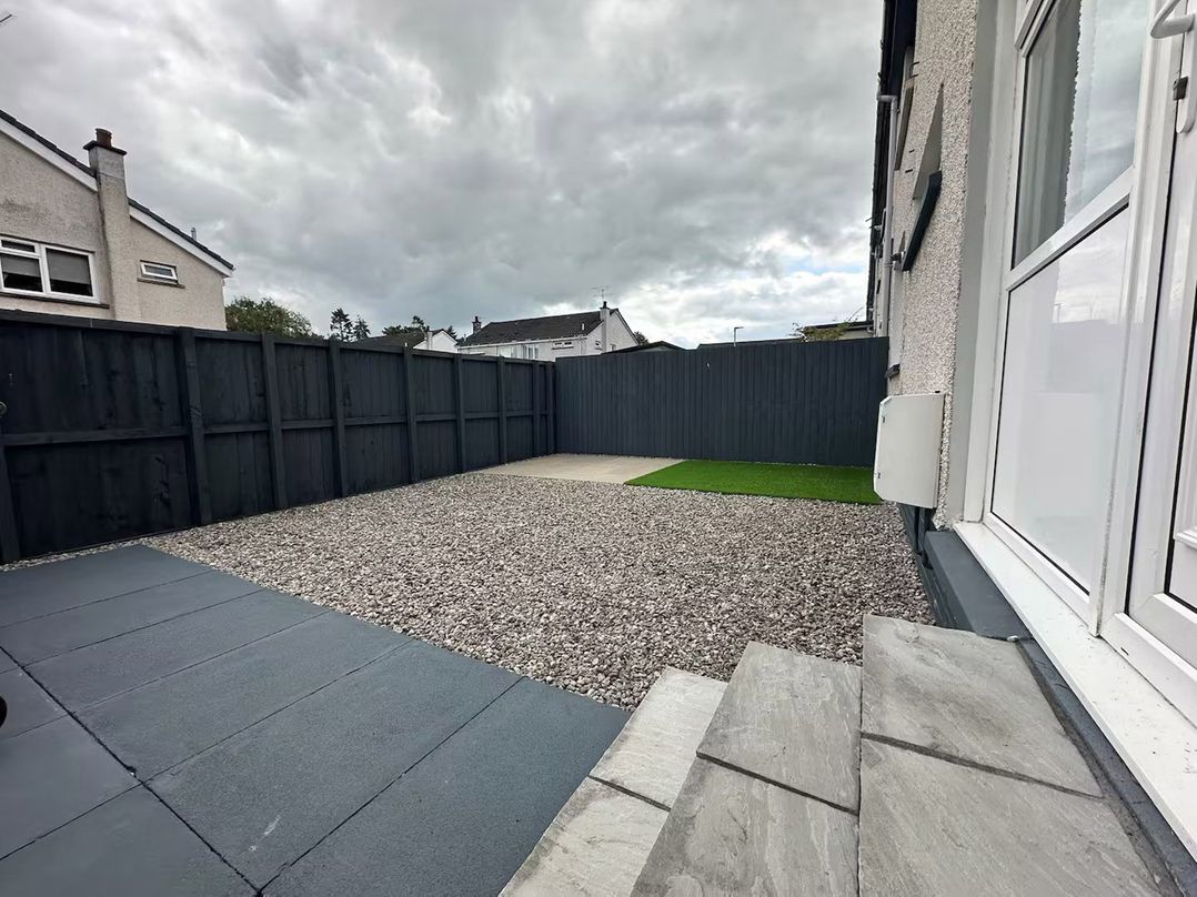 Family Garden Parking WiFi Sleeps 5