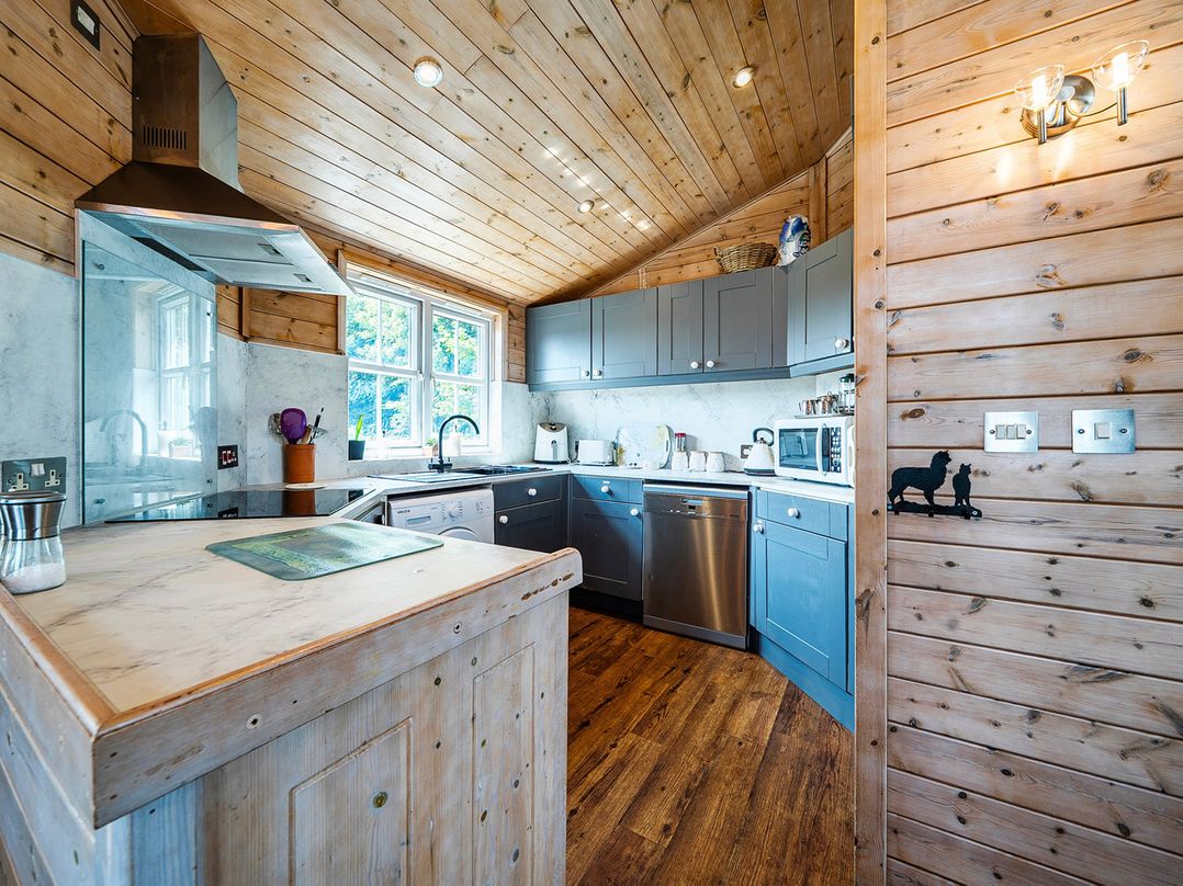 Alpaca Farm Valley Views Sleeps 4 Parking Pets